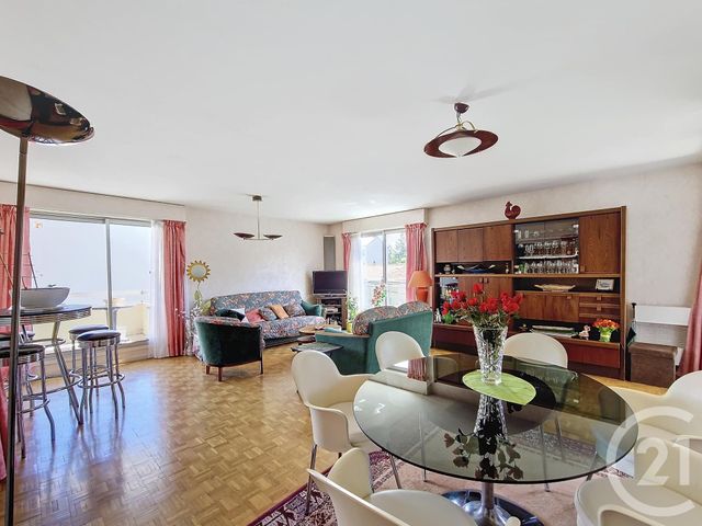 Appartement T4 à vendre - 5 pièces - 105.5 m2 - CHAMALIERES - 63 - AUVERGNE - Century 21 Stéphane Roume Immobilier