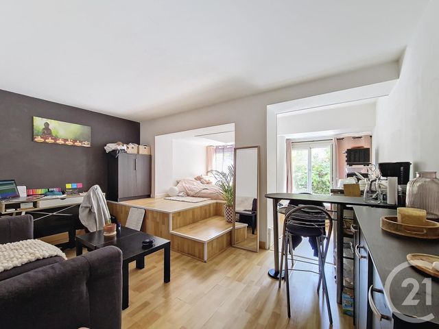 Appartement Local à vendre - 4 pièces - 96.81 m2 - CLERMONT FERRAND - 63 - AUVERGNE - Century 21 Stéphane Roume Immobilier