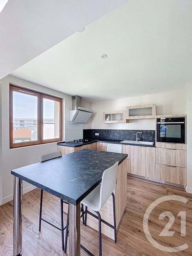 Appartement F4 à vendre - 5 pièces - 85.08 m2 - CLERMONT FERRAND - 63 - AUVERGNE - Century 21 Stéphane Roume Immobilier