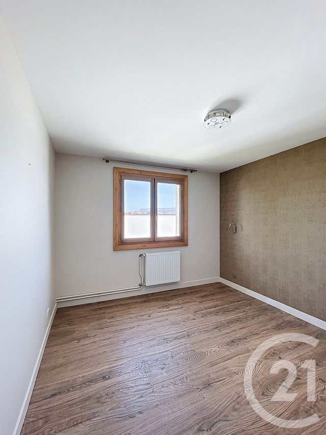Appartement F4 à vendre - 5 pièces - 85.08 m2 - CLERMONT FERRAND - 63 - AUVERGNE - Century 21 Stéphane Roume Immobilier