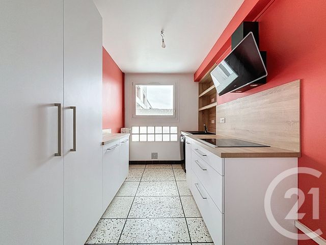 Appartement F3 à vendre - 3 pièces - 62.3 m2 - CLERMONT FERRAND - 63 - AUVERGNE - Century 21 Stéphane Roume Immobilier