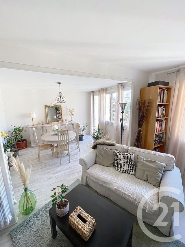 Appartement F4 à vendre - 4 pièces - 68.77 m2 - CLERMONT FERRAND - 63 - AUVERGNE - Century 21 Stéphane Roume Immobilier