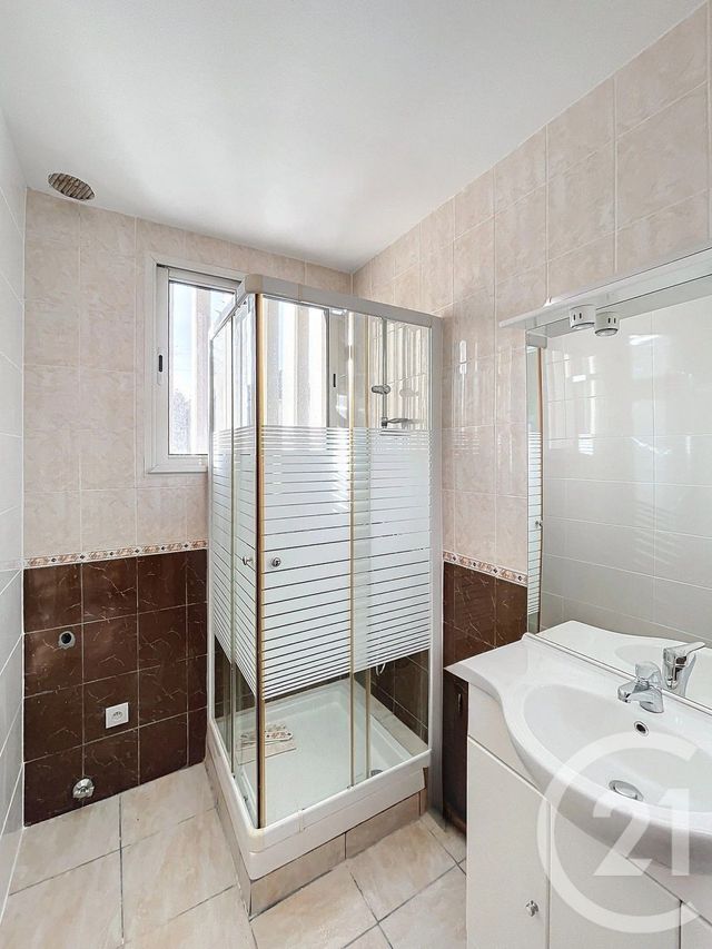 Appartement F2 à vendre - 4 pièces - 63.9 m2 - CLERMONT FERRAND - 63 - AUVERGNE - Century 21 Stéphane Roume Immobilier