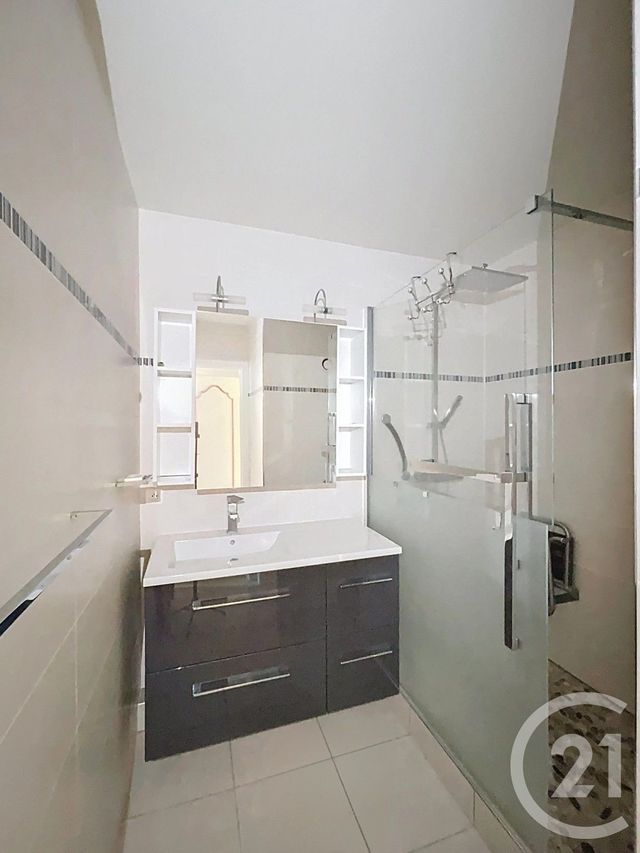 Appartement F5 à vendre - 5 pièces - 100.25 m2 - CLERMONT FERRAND - 63 - AUVERGNE - Century 21 Stéphane Roume Immobilier