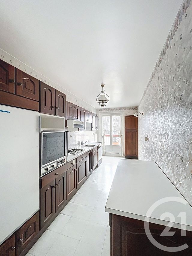 Appartement F5 à vendre - 5 pièces - 100.25 m2 - CLERMONT FERRAND - 63 - AUVERGNE - Century 21 Stéphane Roume Immobilier