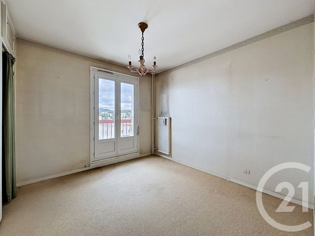 Appartement F5 à vendre - 5 pièces - 100.25 m2 - CLERMONT FERRAND - 63 - AUVERGNE - Century 21 Stéphane Roume Immobilier