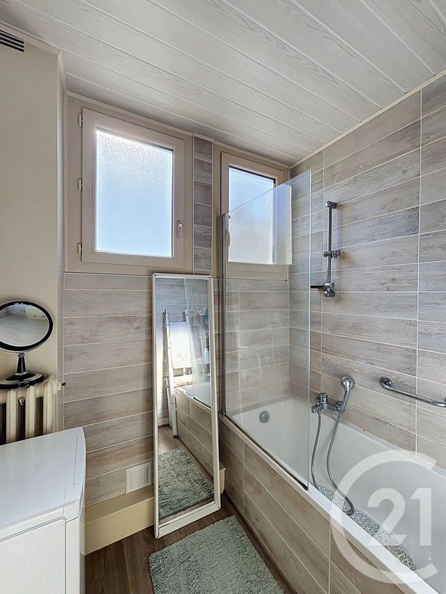 Appartement F4 à vendre - 4 pièces - 71.75 m2 - CLERMONT FERRAND - 63 - AUVERGNE - Century 21 Stéphane Roume Immobilier