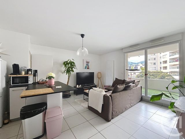 Appartement F3 à louer - 3 pièces - 63.95 m2 - CLERMONT FERRAND - 63 - AUVERGNE - Century 21 Stéphane Roume Immobilier