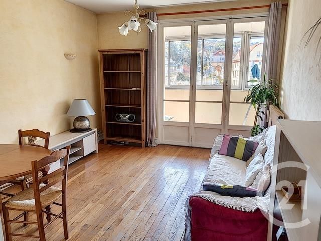 Appartement T3 à louer - 3 pièces - 58.8 m2 - CLERMONT FERRAND - 63 - AUVERGNE - Century 21 Stéphane Roume Immobilier