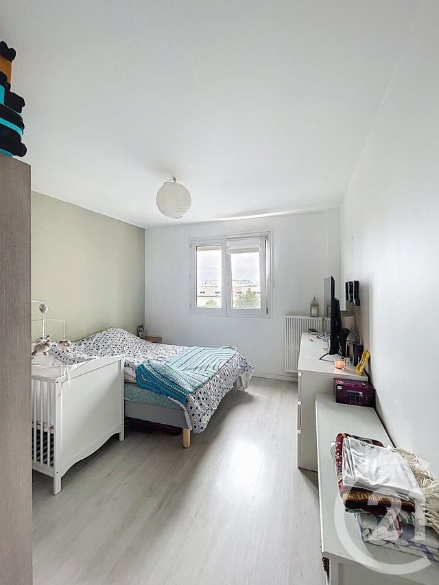 Appartement F3 à vendre - 3 pièces - 75.84 m2 - CLERMONT FERRAND - 63 - AUVERGNE - Century 21 Stéphane Roume Immobilier