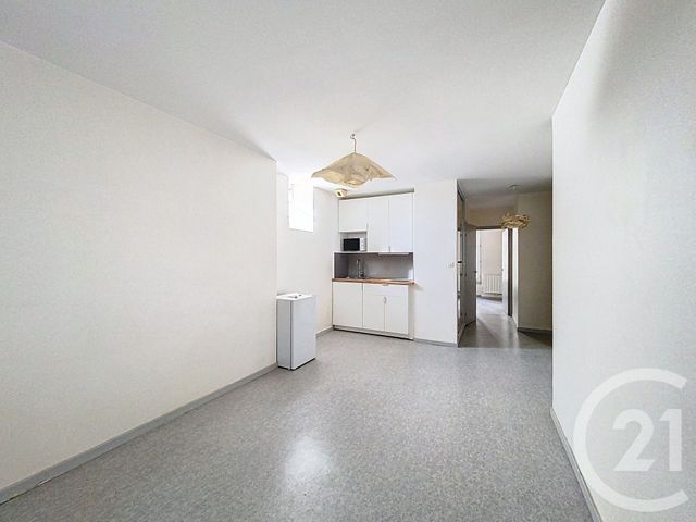 Appartement F2 à louer - 2 pièces - 34.62 m2 - CLERMONT FERRAND - 63 - AUVERGNE - Century 21 Stéphane Roume Immobilier
