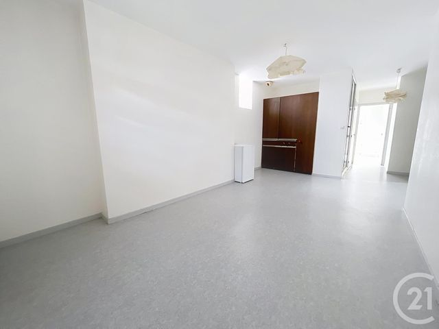 Appartement F2 à louer - 2 pièces - 34.62 m2 - CLERMONT FERRAND - 63 - AUVERGNE - Century 21 Stéphane Roume Immobilier