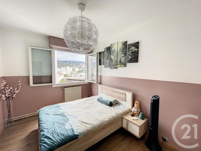 Appartement F4 à louer - 4 pièces - 81.0 m2 - CLERMONT FERRAND - 63 - AUVERGNE - Century 21 Stéphane Roume Immobilier