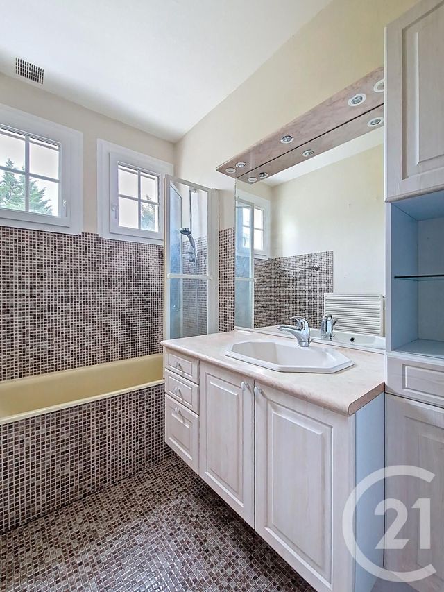 maison à vendre - 12 pièces - 143.62 m2 - BEAUMONT - 63 - AUVERGNE - Century 21 Stéphane Roume Immobilier