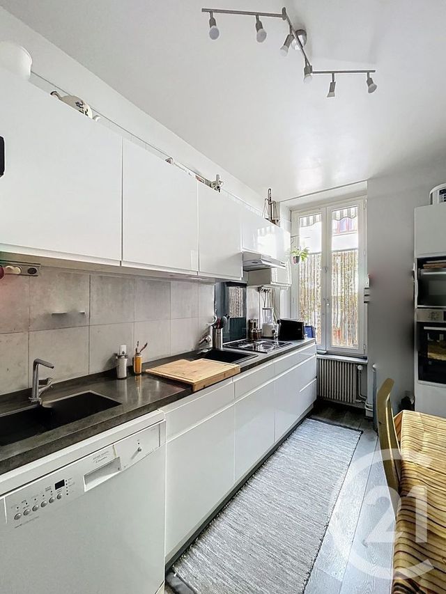 Afficher la photo en grand Appartement F4 à vendre - 4 pièces - 64.82 m2 - CLERMONT FERRAND - 63 - AUVERGNE - Century 21 Stéphane Roume Immobilier