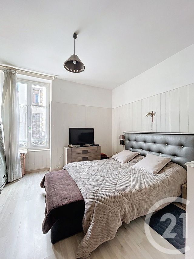 Afficher la photo en grand Appartement F4 à vendre - 4 pièces - 64.82 m2 - CLERMONT FERRAND - 63 - AUVERGNE - Century 21 Stéphane Roume Immobilier