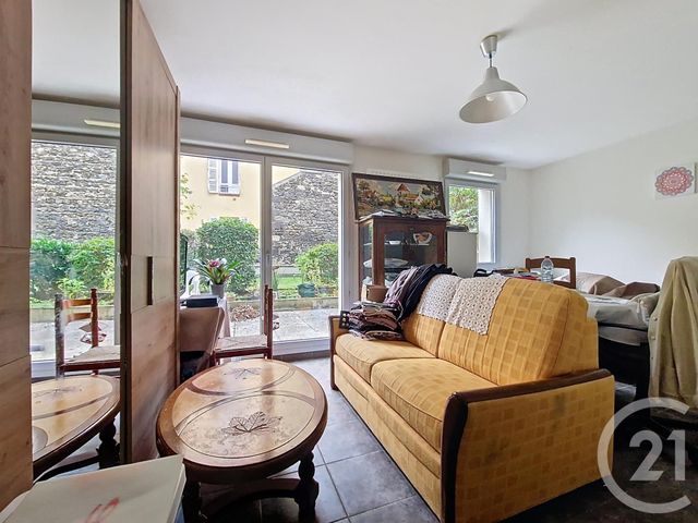 Appartement T1 à vendre - 1 pièce - 30.71 m2 - CLERMONT FERRAND - 63 - AUVERGNE - Century 21 Stéphane Roume Immobilier