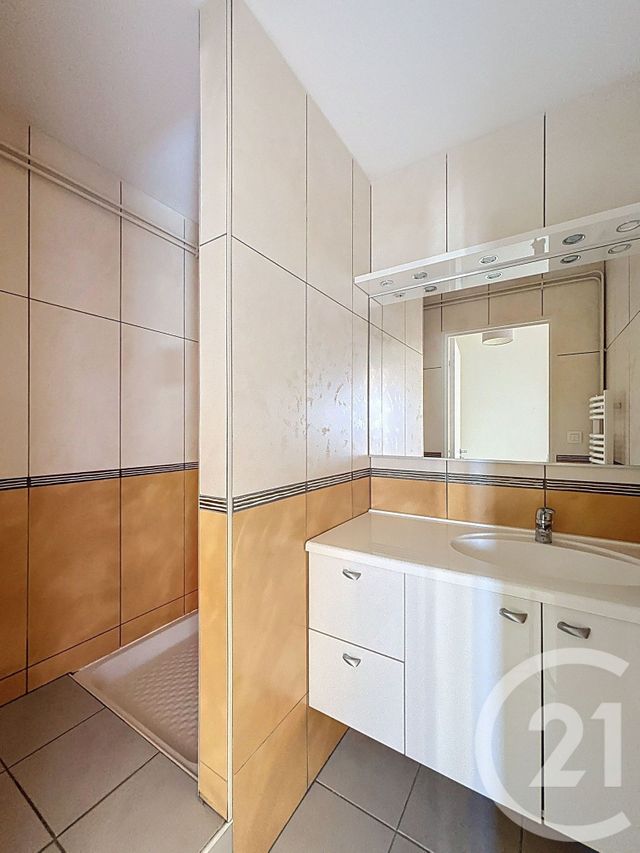 Appartement F6 à vendre - 6 pièces - 111.09 m2 - CLERMONT FERRAND - 63 - AUVERGNE - Century 21 Stéphane Roume Immobilier