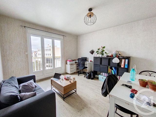 Appartement F2 à louer - 2 pièces - 42.41 m2 - CLERMONT FERRAND - 63 - AUVERGNE - Century 21 Stéphane Roume Immobilier