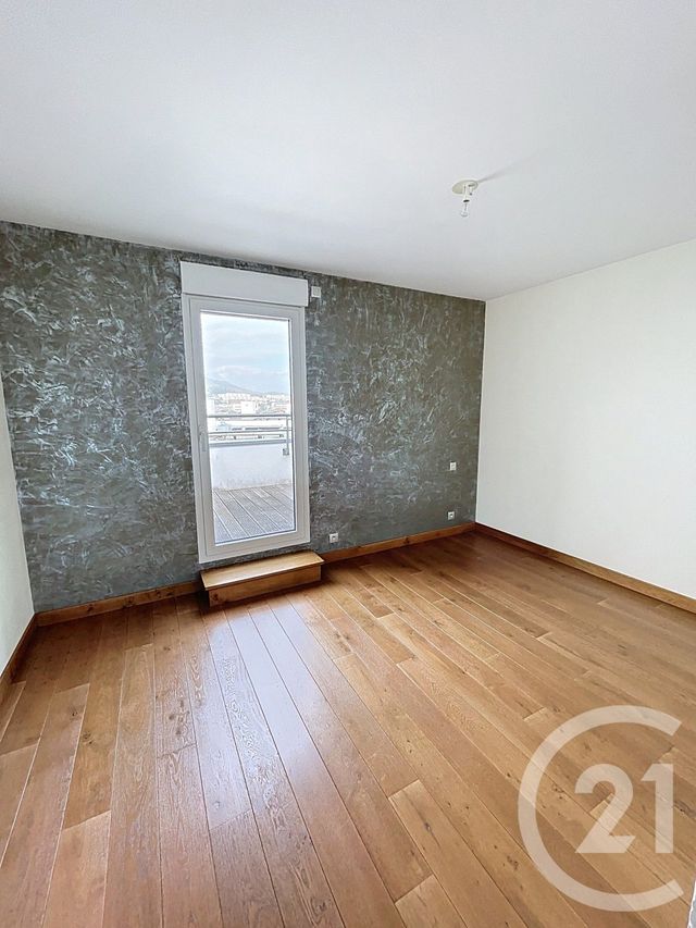 Appartement F5 à vendre - 6 pièces - 147.93 m2 - CLERMONT FERRAND - 63 - AUVERGNE - Century 21 Stéphane Roume Immobilier