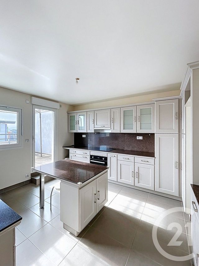 Appartement F5 à vendre - 6 pièces - 147.93 m2 - CLERMONT FERRAND - 63 - AUVERGNE - Century 21 Stéphane Roume Immobilier