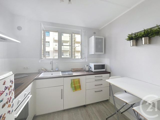 Appartement F3 à louer - 3 pièces - 62.37 m2 - CLERMONT FERRAND - 63 - AUVERGNE - Century 21 Stéphane Roume Immobilier