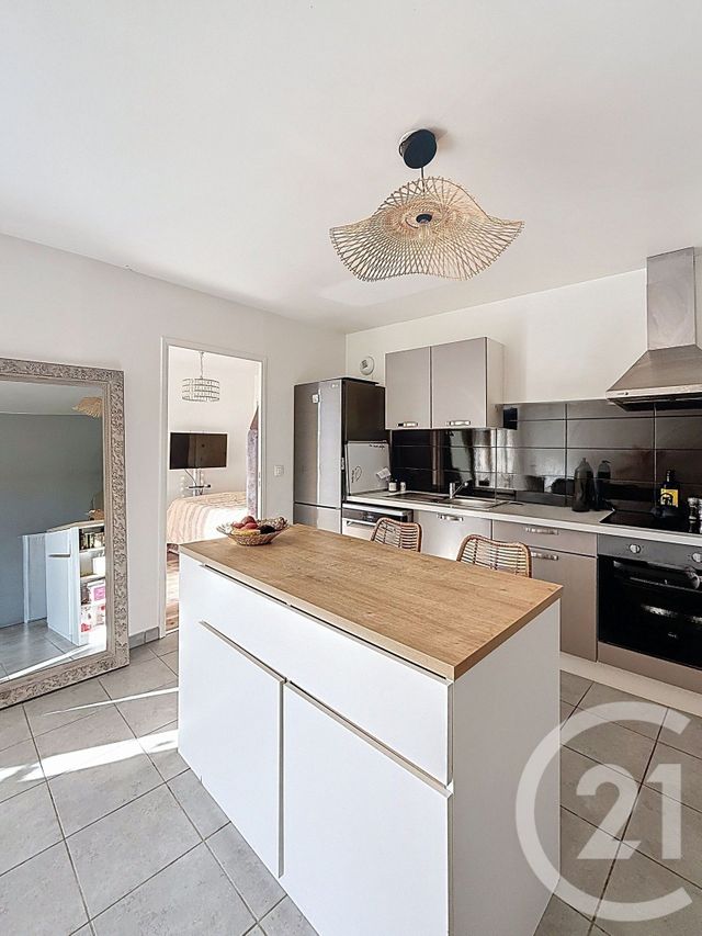 Appartement F2 à vendre - 2 pièces - 44.99 m2 - CLERMONT FERRAND - 63 - AUVERGNE - Century 21 Stéphane Roume Immobilier