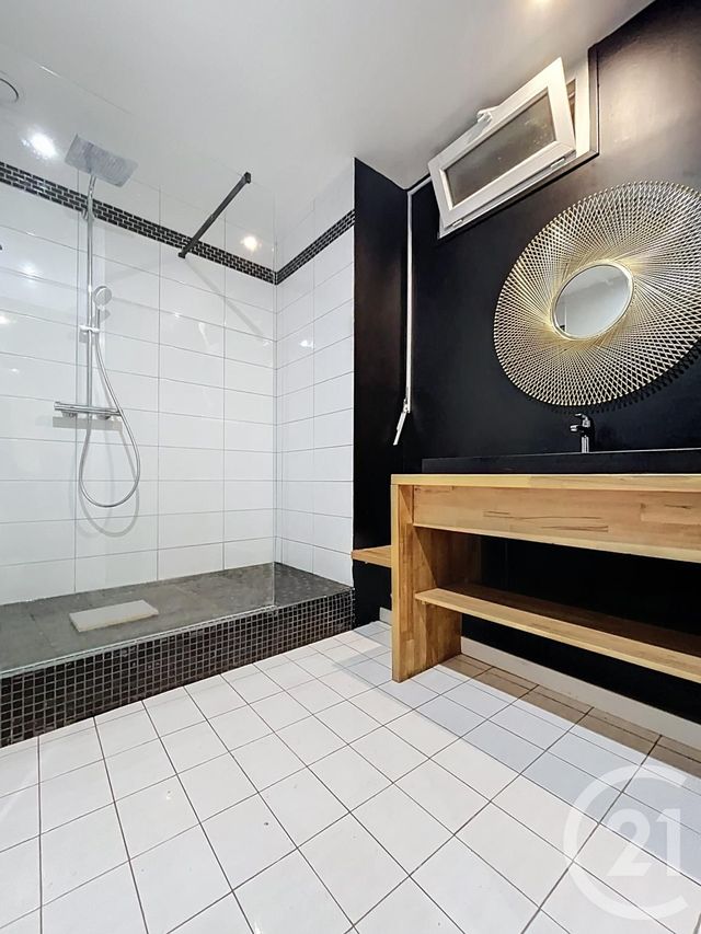 Appartement F3 à louer - 3 pièces - 50.05 m2 - CLERMONT FERRAND - 63 - AUVERGNE - Century 21 Stéphane Roume Immobilier