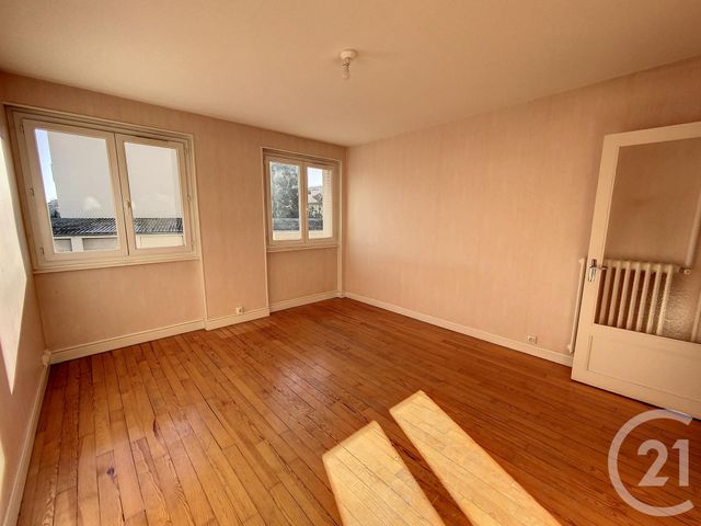 Appartement F4 à louer - 4 pièces - 67.92 m2 - CLERMONT FERRAND - 63 - AUVERGNE - Century 21 Stéphane Roume Immobilier
