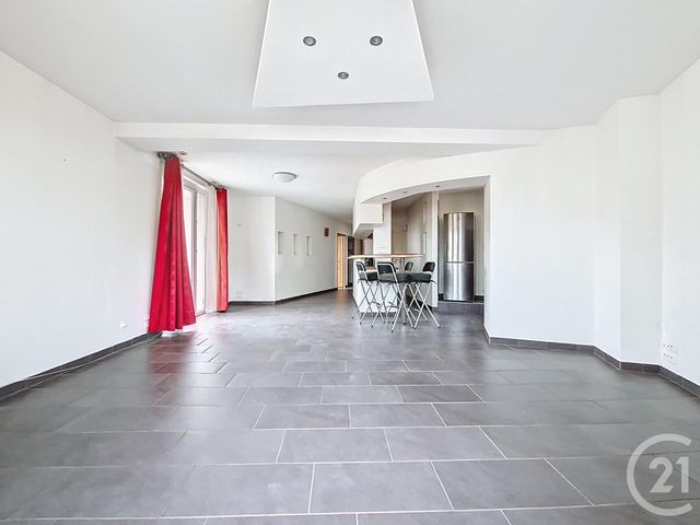 Appartement T4 à vendre - 4 pièces - 106.98 m2 - CLERMONT FERRAND - 63 - AUVERGNE - Century 21 Stéphane Roume Immobilier