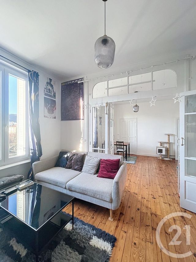 Appartement T3 à vendre - 3 pièces - 62.1 m2 - CHAMALIERES - 63 - AUVERGNE - Century 21 Stéphane Roume Immobilier