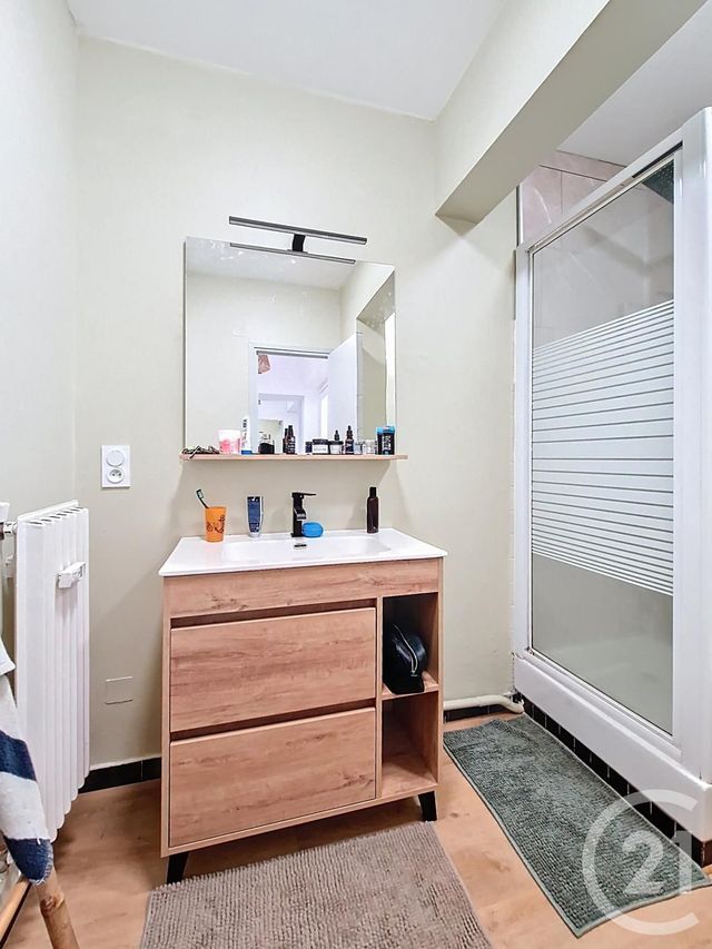 Appartement T2 à vendre - 2 pièces - 38.41 m2 - CLERMONT FERRAND - 63 - AUVERGNE - Century 21 Stéphane Roume Immobilier