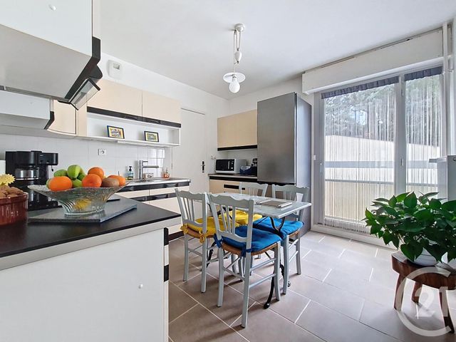 Afficher la photo en grand Appartement T4 à vendre - 4 pièces - 91.11 m2 - CHAMALIERES - 63 - AUVERGNE - Century 21 Stéphane Roume Immobilier