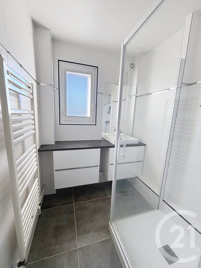 Appartement F3 à louer - 3 pièces - 64.22 m2 - CLERMONT FERRAND - 63 - AUVERGNE - Century 21 Stéphane Roume Immobilier