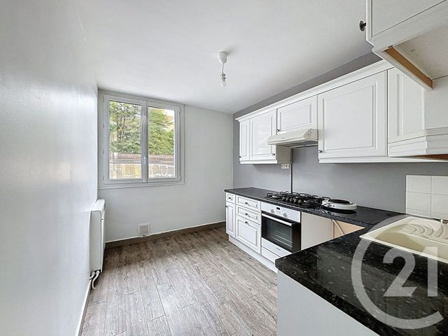 Appartement F3 à vendre - 3 pièces - 65.88 m2 - CHAMALIERES - 63 - AUVERGNE - Century 21 Stéphane Roume Immobilier