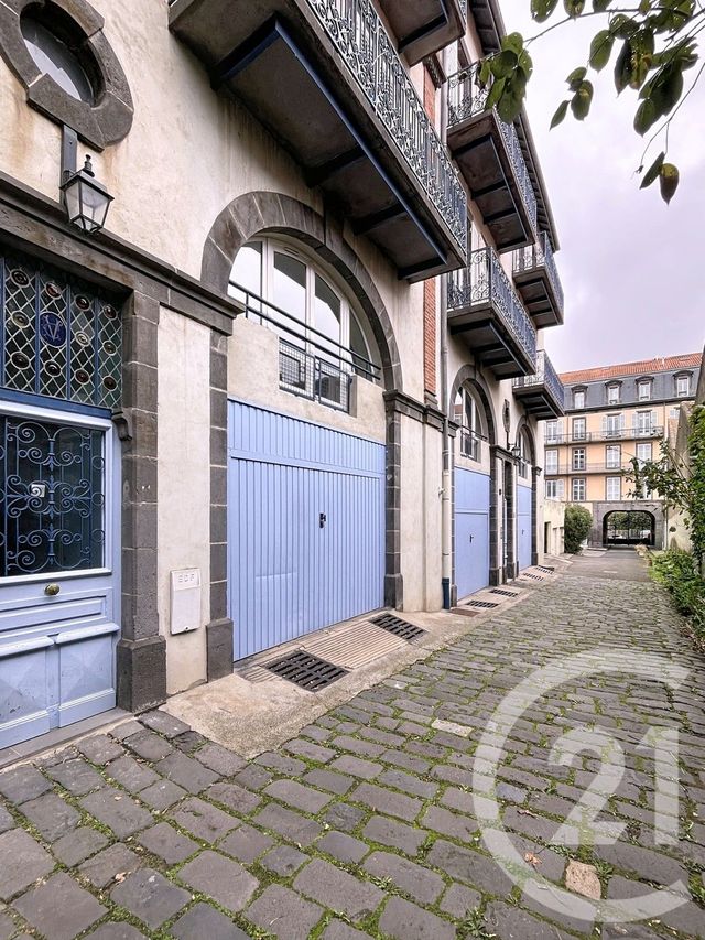 Appartement Duplex à louer - 3 pièces - 88.78 m2 - CLERMONT FERRAND - 63 - AUVERGNE - Century 21 Stéphane Roume Immobilier