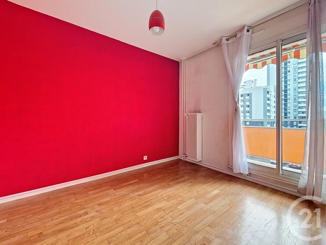 Appartement T4 à vendre - 4 pièces - 76.52 m2 - CLERMONT FERRAND - 63 - AUVERGNE - Century 21 Stéphane Roume Immobilier