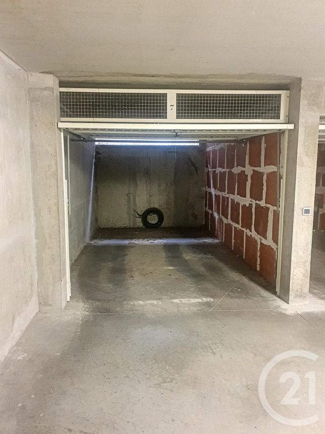 Afficher la photo en grand parking à vendre - 15.0 m2 - CHAMALIERES - 63 - AUVERGNE - Century 21 Stéphane Roume Immobilier