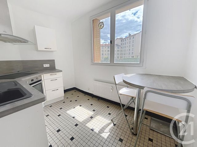 Appartement F2 à louer - 2 pièces - 38.71 m2 - CLERMONT FERRAND - 63 - AUVERGNE - Century 21 Stéphane Roume Immobilier
