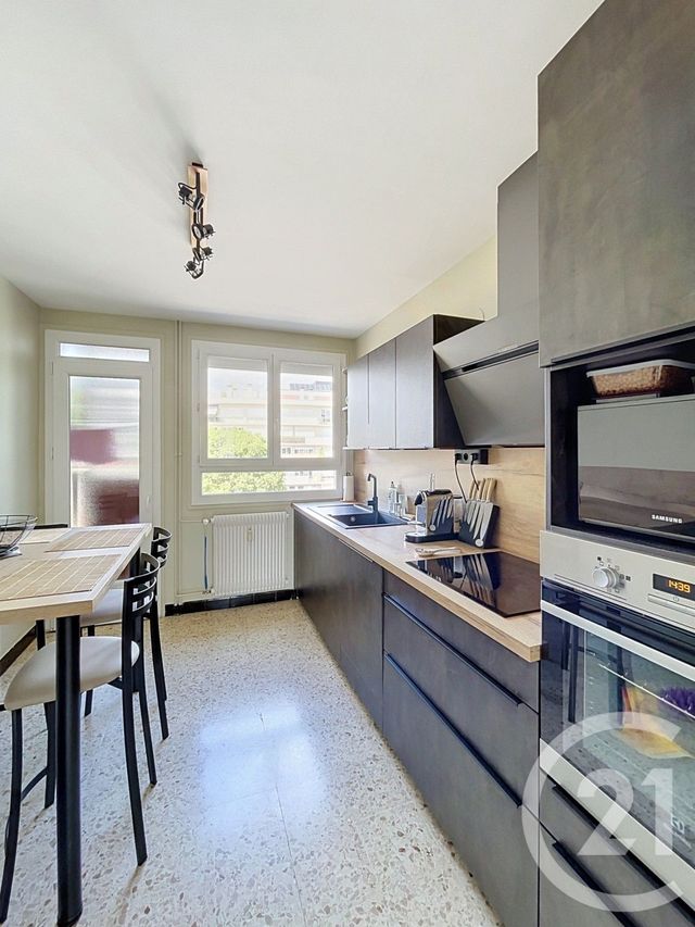 Appartement F4 à vendre - 4 pièces - 75.77 m2 - CLERMONT FERRAND - 63 - AUVERGNE - Century 21 Stéphane Roume Immobilier