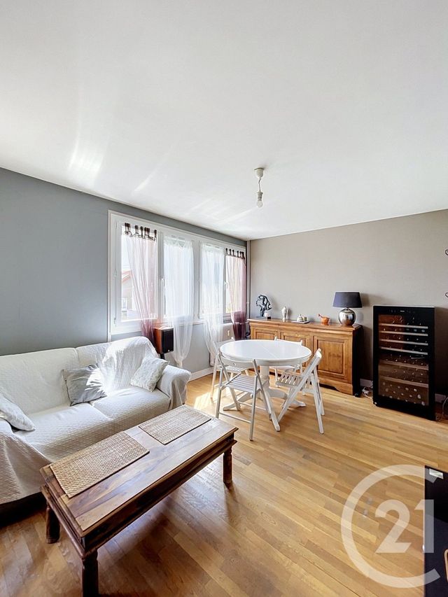 Appartement F4 à vendre - 4 pièces - 75.77 m2 - CLERMONT FERRAND - 63 - AUVERGNE - Century 21 Stéphane Roume Immobilier
