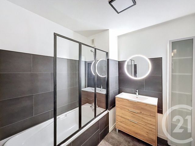 Appartement F3 à vendre - 3 pièces - 65.15 m2 - CLERMONT FERRAND - 63 - AUVERGNE - Century 21 Stéphane Roume Immobilier