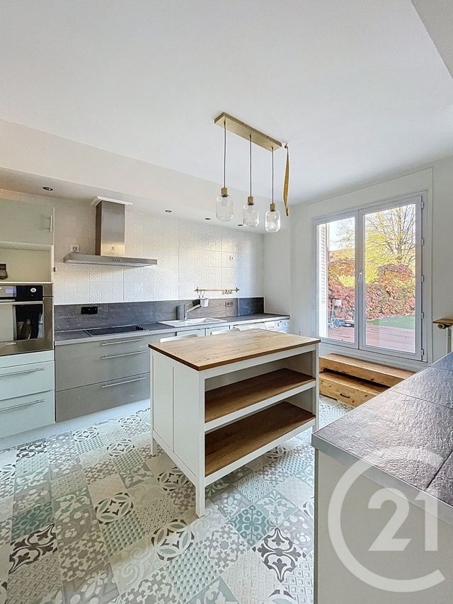 Appartement F4 à vendre - 4 pièces - 100.63 m2 - CLERMONT FERRAND - 63 - AUVERGNE - Century 21 Stéphane Roume Immobilier