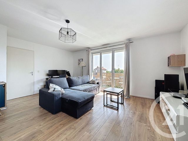 Afficher la photo en grand Appartement F4 à vendre - 4 pièces - 65.55 m2 - CLERMONT FERRAND - 63 - AUVERGNE - Century 21 Stéphane Roume Immobilier