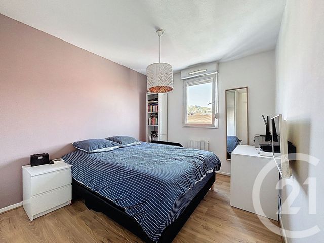 Afficher la photo en grand Appartement F4 à vendre - 4 pièces - 65.55 m2 - CLERMONT FERRAND - 63 - AUVERGNE - Century 21 Stéphane Roume Immobilier