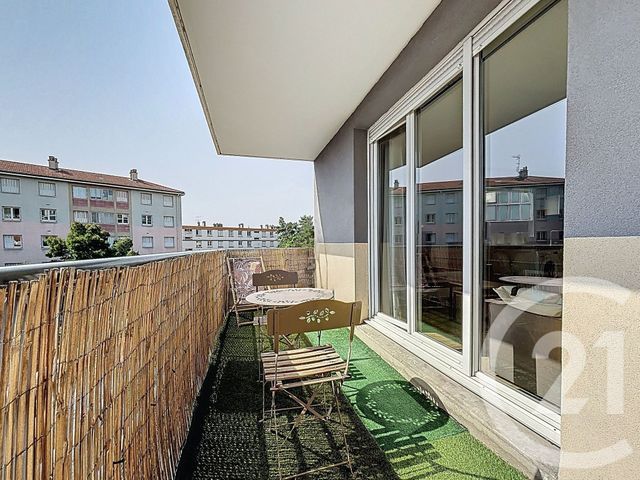 Afficher la photo en grand Appartement F4 à vendre - 4 pièces - 65.55 m2 - CLERMONT FERRAND - 63 - AUVERGNE - Century 21 Stéphane Roume Immobilier