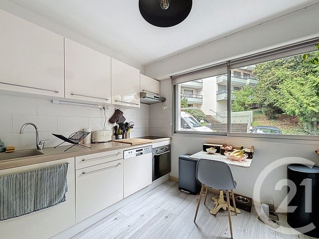 Afficher la photo en grand Appartement F4 à vendre - 4 pièces - 84.19 m2 - CLERMONT FERRAND - 63 - AUVERGNE - Century 21 Stéphane Roume Immobilier