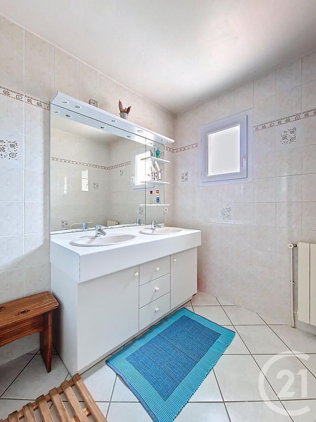 Afficher la photo en grand maison à vendre - 8 pièces - 165.66 m2 - CEYRAT - 63 - AUVERGNE - Century 21 Stéphane Roume Immobilier