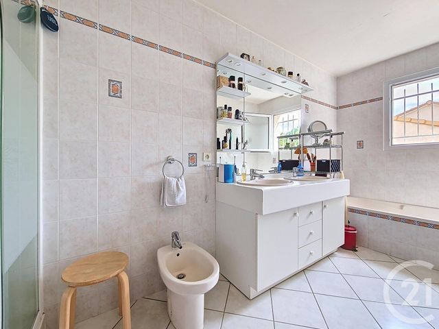 Afficher la photo en grand maison à vendre - 8 pièces - 165.66 m2 - CEYRAT - 63 - AUVERGNE - Century 21 Stéphane Roume Immobilier