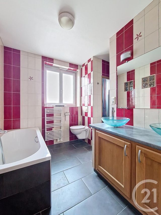 Appartement T4 à vendre - 4 pièces - 106.98 m2 - CLERMONT FERRAND - 63 - AUVERGNE - Century 21 Stéphane Roume Immobilier